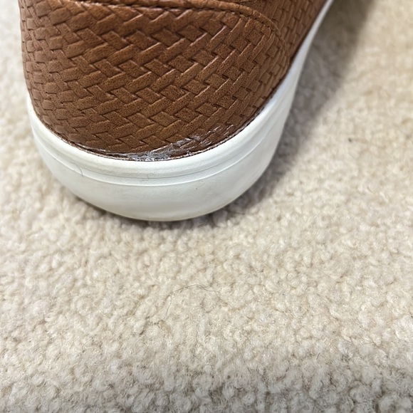 Universal Thread Cognac Tennis Shoe/Sneakers - Picture 12 of 13